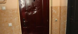 Wiadomości Noc grozy w bloku w Czerwionce-Leszczynach. Agresor ostrzelał drzwi sąsiada i groził mu śmiercią