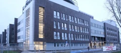 Burza w szpitalu VIP room dla polityków KO? Posłowie PiS weszli do szpitala z kontrolą