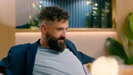 Fani w szoku Co piją uczestnicy Love is Blind w złotych kieliszkach? Nie są puste!