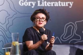 Kontrowersje Olga Tokarczuk przyznała, że korzysta ze sztucznej inteligencji. Teraz tłumaczy, jak dokładnie