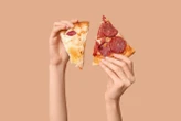 Ta reklamacja to prawdziwy hit! Zgłosiła, że z jej pizzy "zniknęło" salami, zdjęcie przerobiła AI. Odpowiedź pizzerii to czyste złoto!