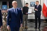 Prezydent czeka na ruch Kijowa Burza wokół Zełenskiego. "Daliśmy Ukrainie krótki czas"