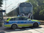 Tragedia na torach Śmierć w pociągu WKD do Warszawy. Pasażer stracił przytomność