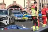 Tragedia w Lipsku PILNE. Wjechał samochodem w tłum na ulicy! Ofiary i ranni
