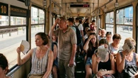 PASAŻEROWIE ALARMUJĄ Sauna w autobusach i tramwajach. Klima nie działa? Zobacz, gdzie to zgłosić