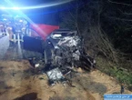 CZOŁOWE ZDERZENIE Masakra na prostej drodze. Z samochodów zostały wraki. Nie żyją dwie osoby