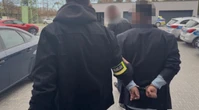 Oszustwo na drodze Wpadł „książę z Dubaju”. Zamiast złota wciskał kierowcom tombak