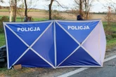 wypadek Auto wypadło z drogi i dachowało. Zginął młody kierowca