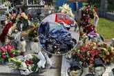 Mamy zdjęcia Ojciec z dwoma synami zginęli w tragicznym wypadku. Na pogrzeb przyszła cała wieś. Poruszające sceny