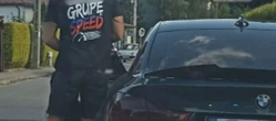 Ups! Policja złapała go przez lampy. Nie zgadniesz, jaki miał napis na koszulce