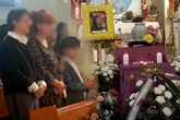 Dramat w Raszynie Anna patrzyła na tych, którzy przyszli ją pożegnać. Były mąż zastrzelił ją na oczach dzieci