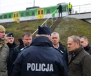Saperzy na miejscu, tor zniszczony Służby i ABW zabezpieczają miejsce eksplozji. Siemoniak: „Służby pracują wspólnie”