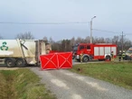 Tragedia w Lechowie Śmiertelne potrącenie w powiecie kieleckim. Śmieciarka przejechała 40-latka