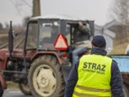 Nocny incydent Pijany 60-latek jechał traktorem i groził siekierą. Powstrzymał go funkcjonariusz po służbie