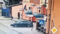 Szokujący incydent Jak dzikusy skakali po zaparkowanych autach! Wszystko nagrały kamery. Wstyd!