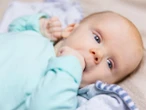 Rozwój dziecka Skoki rozwojowe u niemowlaka to trudny czas. Sprawdź, jak ukoić dziecko i zadbać o siebie