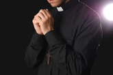 Pedofilia w Kościele W dzieciństwie wykorzystał go ksiądz. Kościół wypłacił mu odszkodowanie!