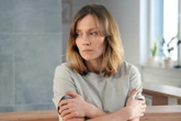 Barwy szczęścia Barwy szczęścia, odcinek 3390: Renata wróci do nałogu? Po wyjściu z odwyku odnajdzie ukryte wcześniej leki