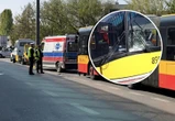 Wypadek w Warszawie 40-latek przygnieciony przez karetkę. Z ciężkimi obrażeniami trafił do szpitala
