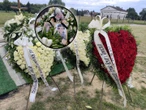 Rodzinna tragedia Serca z róż na grobie ofiar ze Skawiny. Poruszające pożegnanie