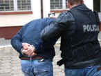 szok Bestialski atak w Inowrocławiu. Zaatakował starszego mężczyznę, kopał go i straszył nożem
