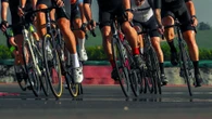 MISTRZ UCIECZEK NA DWÓCH KÓŁKACH Uciekał na kradzionym rowerze trasą wyścigu i wyprzedził peleton! Sceny jak z filmu