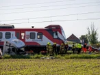 nowe fakty! Katastrofa kolejowa pod Rogoźnem. Policja zakończyła działania, pociągi nadal nie kursują!