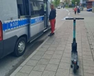 szok Kompletnie pijany 17-latek pędził hulajnogą. Wiózł pasażerkę i rzucał wulgaryzmami w policjantów [ZDJĘCIA]