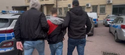 Skandal w Warszawie Kibole pobili 15-latka i namalowali mu „L” sprayem na kurtce. Szokujące szczegóły!