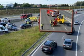 Wypadek na S8 Wysiadła z auta na ekspresówce. Chwilę później doszło do dramatu