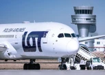 "Pilot nacisnął guzik" Samolot lecący z Warszawy porwany?! Szokujące ustalenia