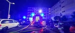 Strażacy w akcji Pożar kamienicy w Świnoujściu. Ogień strawił poddasze, dziesiątki ewakuowanych