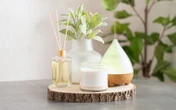 Perfumowanie pomieszczeń Postaw w salonie na stole. W całym pokoju będzie pachnieć kwietną łąką i bogactwem niczym w zamku cesarzowej Sisi. Domowy sposób na ładny zapach w domu