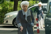 Wielka dama jeździ sama 89-letnia Krystyna Loska za kółkiem! Nawet w aucie wygląda jak ikona stylu