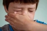 Niepokojący incydent Ohyda w pobliżu szkoły! Rozebrał się przed dziećmi