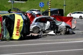 Szok! Makabra na drodze w Przemyślu! Karetka staranowała osobówkę. Nie żyje mężczyzna, ratownicy ranni