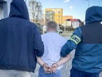 niefortunna kryjówka Schował się w skrzyni na pościel. Partnerka kryła poszukiwanego 37-latka