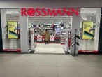 Uroda i zakupy Wielka wyprzedaż w Rossmannie. Markowe perfumy kupisz za ułamek ceny