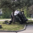 Poważny wypadek Auta w rowie i na drzewie, wezwano śmigłowce LPR. Sześć osób poszkodowanych