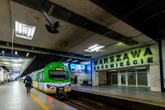pilne Poranne utrudnienia na kolei w Warszawie. Opóźnienia i odwołania w centrum