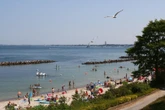 Nietypowa atrakcja Ta plaża przyciąga tłumy nad Bałtyk. Ponad 800 metrów jasnego piasku