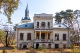 Wyjątkowe miejsce Kiedyś Bolesław Prus, dziś Janda i Grochola. To miasto-ogród pod Warszawą przyciąga gwiazdy