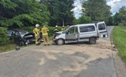 Wypadek drogowy Wypadek w Błędowej Tyczyńskiej. 85-latek zjechał na przeciwległy pas. Cztery osoby ranne