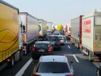 Dramat pod Poznaniem Tragiczny wypadek na trasie S11. Ciężarówka śmiertelnie potrąciła pracownika koszącego trawę!
