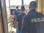 kryminalne Zamaskowany klient napadł na sklep i sterroryzował ekspedientkę! Wszystko dla kilkuset złotych