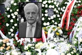 morze kwiatów Olechowski spoczął w rodzinnym grobie. Tak wygląda to miejsce