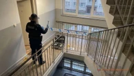 MAKABRA NA DOLNYM ŚLĄSKU Makabryczny widok w mieszkaniu. Syn znalazł ciało matki, obok leżał ojciec