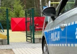 SZOK Makabryczne odkrycie na placu zabaw pod Warszawą. Ciało mężczyzny na zjeżdżalni