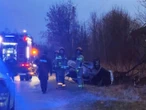 Wypadek w Śląskiem Dramat młodych ludzi! Samochód dachował i roztrzaskał się o drzewo