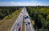 Ruch samochodowy To najbardziej zatłoczona droga w regionie. W sezonie korki ciągną się kilometrami. "Na granicy przepustowości"